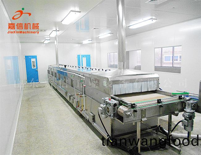 缾(ping)裝(zhuang)、灌(guan)裝(zhuang)隧道(dao)式殺(sha)菌(jun)流水(shui)線(xian)